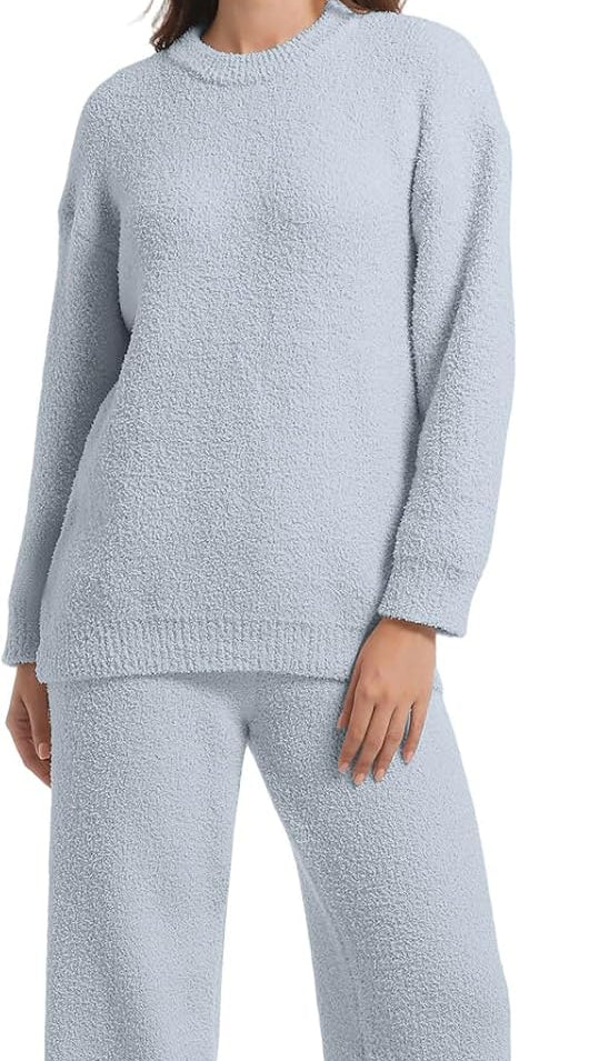Women’s Fleece Two-Piece Pajama Set