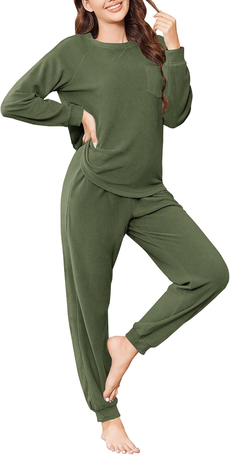 Women’s Fleece Jogger Pajama Set