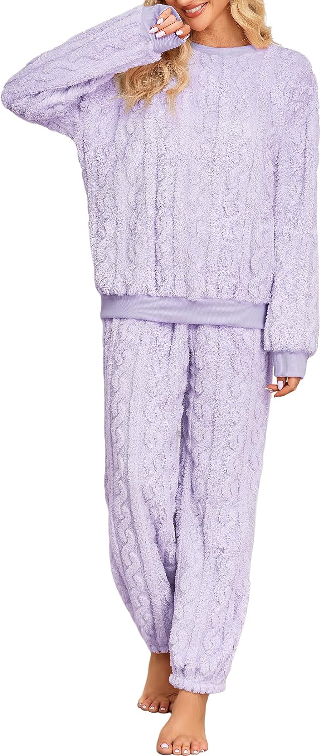 Women’s Soft Fleece Pajama Set